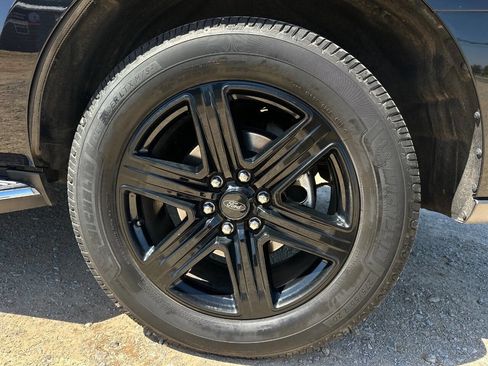 Used 2021 Ford Expedition XLT image 34