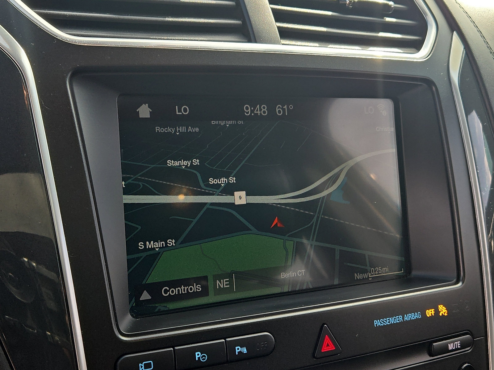 Used 2019 Ford Explorer Platinum AWD/4WD image 18