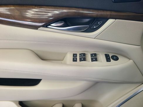 Used 2019 Cadillac Escalade Premium Luxury w/ LPO, Radiant Package AWD/4WD image 10