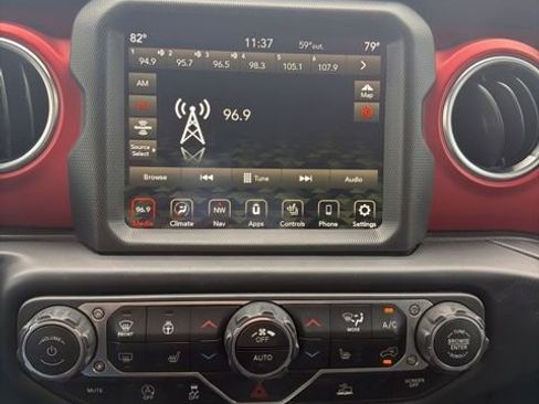 Used 2022 Jeep Wrangler Unlimited Rubicon w/ Cold Weather Group image 30