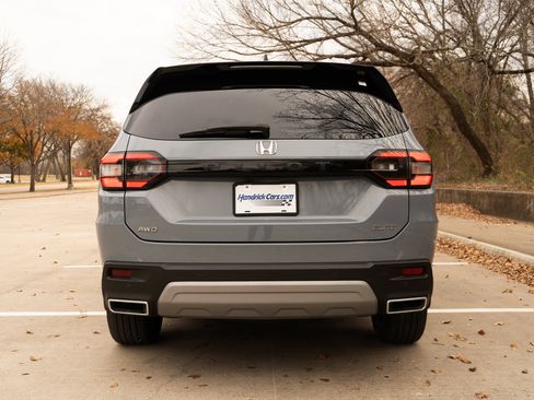 Certified 2025 Honda Pilot Elite image 8