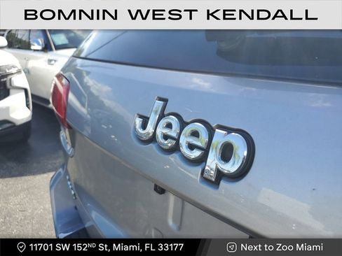 Used 2018 Jeep Grand Cherokee Limited image 10