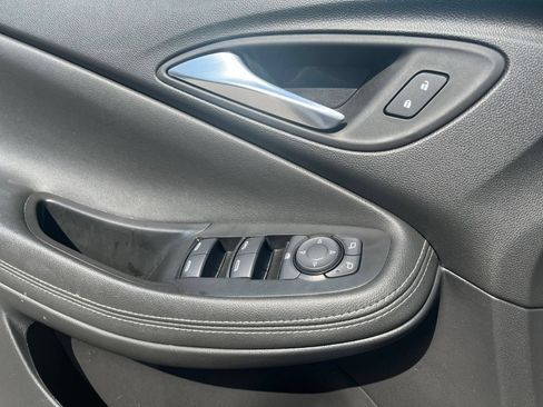 Used 2025 Buick Encore GX Preferred FWD image 18