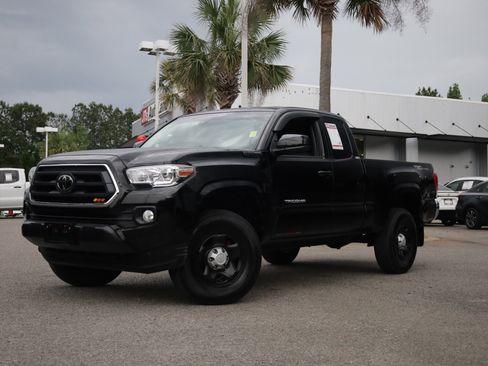 Used 2023 Toyota Tacoma SR5 RWD image 1