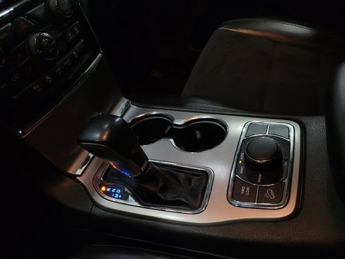 Used 2022 Jeep Grand Cherokee Laredo X image 26