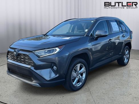 Used 2021 Toyota RAV4 Limited image 1