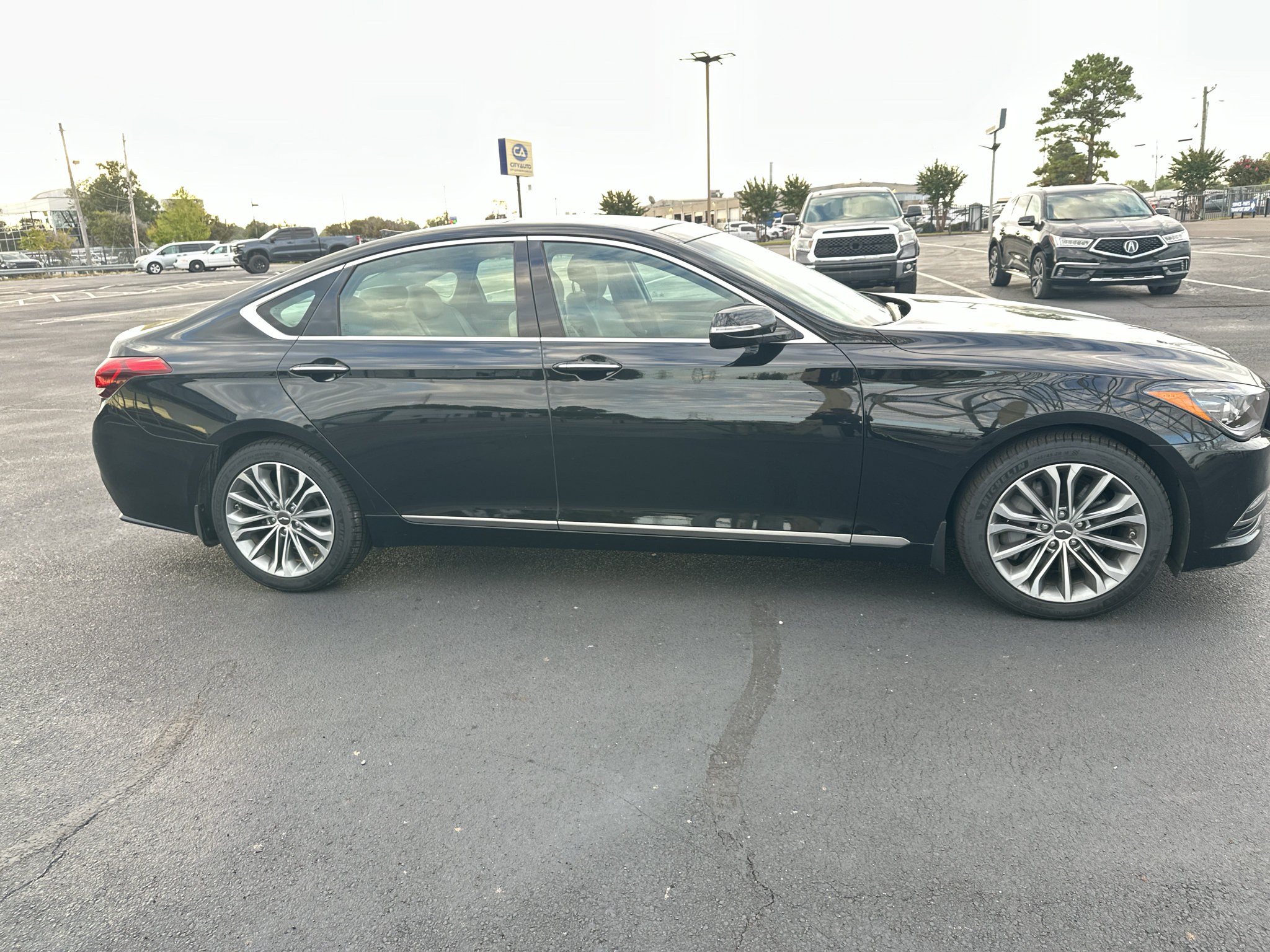 Used 2017 Genesis G80 3.8 w/ Option Group 02 RWD image 4