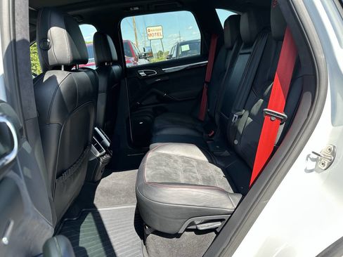 Used 2014 Porsche Cayenne GTS image 11