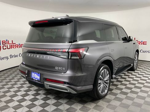 Used 2025 INFINITI QX80 Luxe image 3