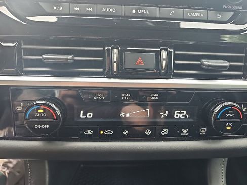 Used 2025 Nissan Pathfinder SV AWD/4WD image 23