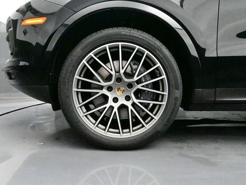 Certified 2022 Porsche Cayenne Platinum Edition AWD/4WD image 6