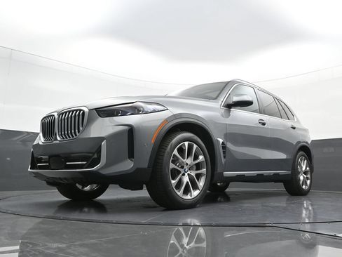 New 2026 BMW X5 xDrive40i w/ Climate Comfort Package AWD/4WD image 24
