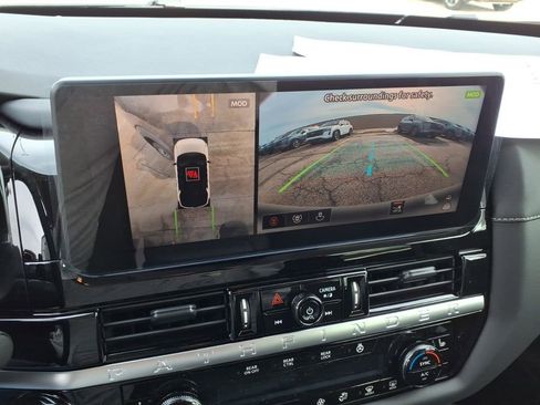 New 2026 Nissan Pathfinder SL image 10