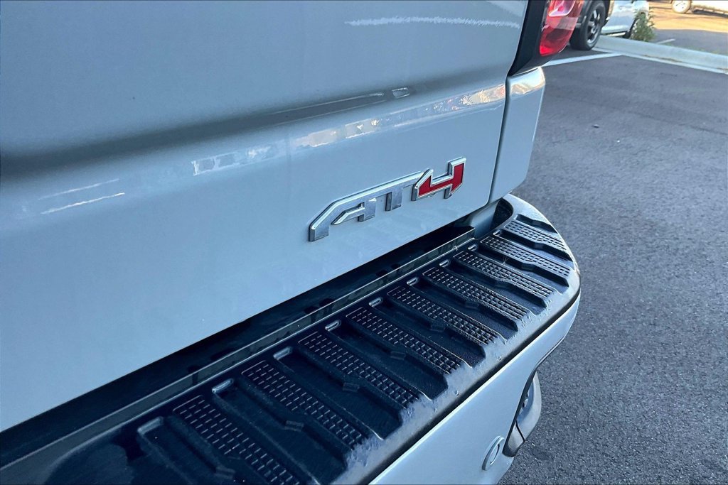 Used 2025 GMC Sierra 1500 AT4 w/ AT4 Premium Package AWD/4WD image 25