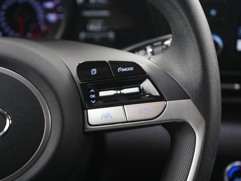 Used 2023 Hyundai Elantra SEL image 25