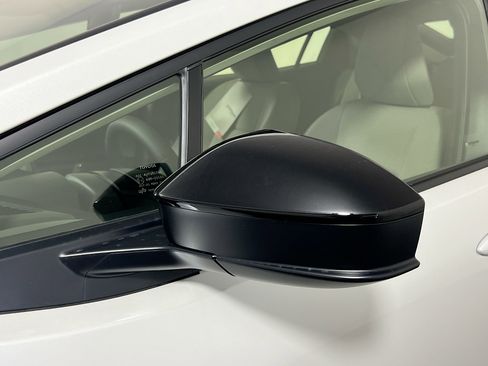 Used 2025 Toyota Prius LE FWD image 12