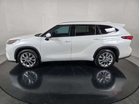 Used 2023 Toyota Highlander Limited AWD/4WD image 3