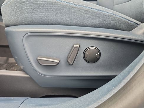 New 2025 Ford Maverick XLT w/ XLT Luxury Package FWD image 15