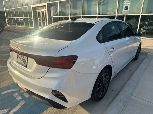 Certified 2024 Kia Forte LXS FWD image 3