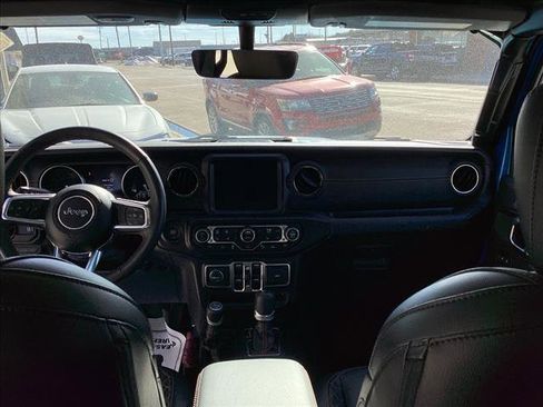 Used 2023 Jeep Wrangler Sahara image 8