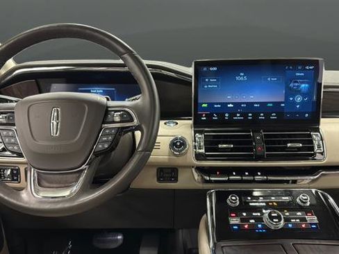 Used 2024 Lincoln Navigator Reserve AWD/4WD image 11