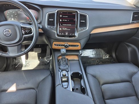 Used 2021 Volvo XC90 T6 Momentum w/ Climate Package AWD/4WD image 13