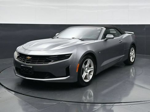 Used 2020 Chevrolet Camaro LT RWD image 5