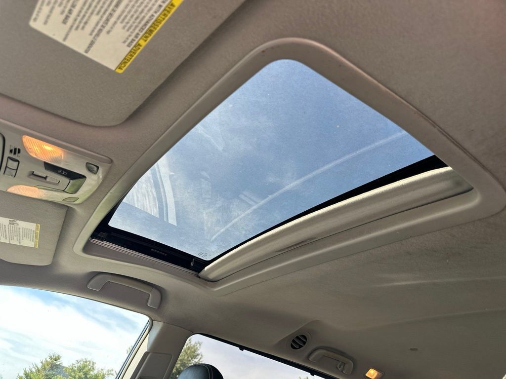 Used 2011 Toyota Sienna SE w/ Preferred Pkg FWD image 5