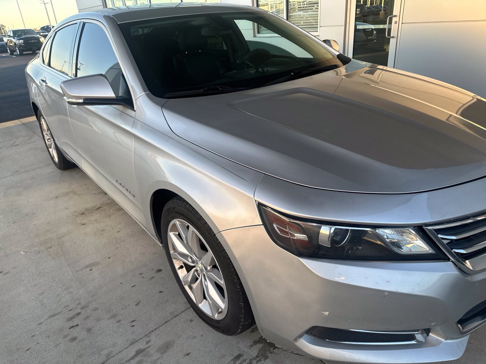 Used 2017 Chevrolet Impala LT FWD image 4