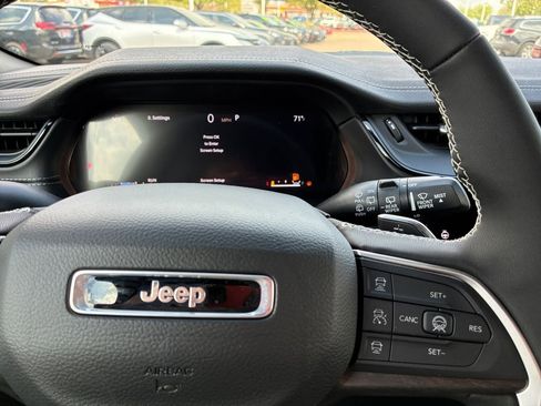 New 2026 Jeep Grand Cherokee L Limited w/ Limited Altitude Package AWD/4WD image 11