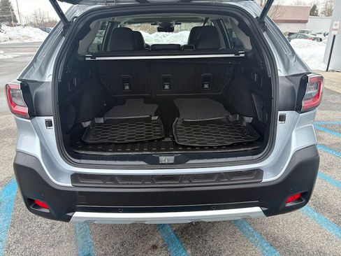 Used 2023 Subaru Outback Touring image 9