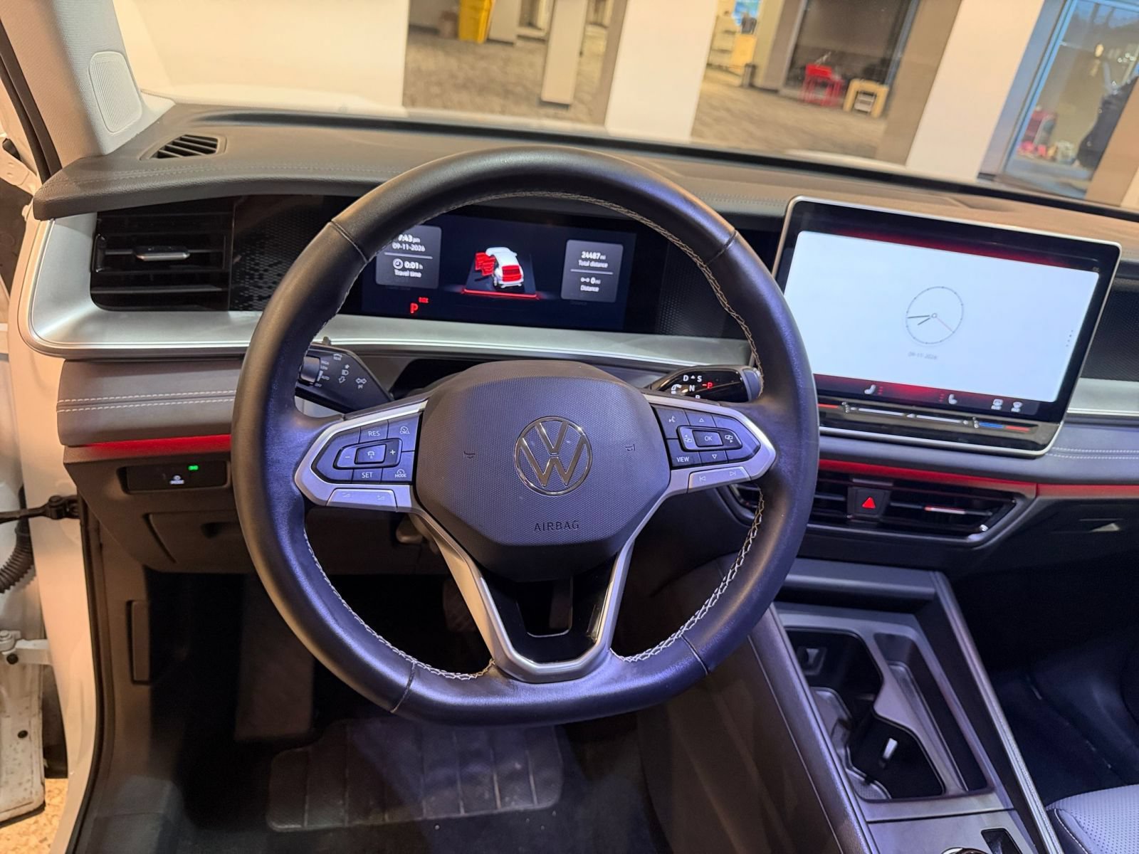 Used 2026 Volkswagen Tiguan SE AWD/4WD image 28