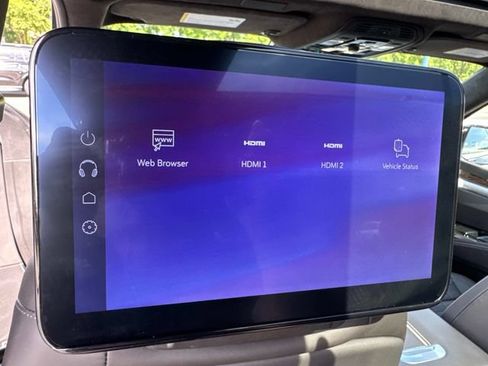 Certified 2025 Cadillac Escalade Premium Luxury Platinum AWD/4WD image 16