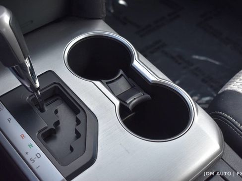 Used 2014 Toyota Camry SE w/ Moonroof Package image 31