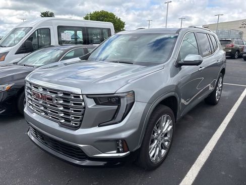 Used 2024 GMC Acadia Denali FWD image 3