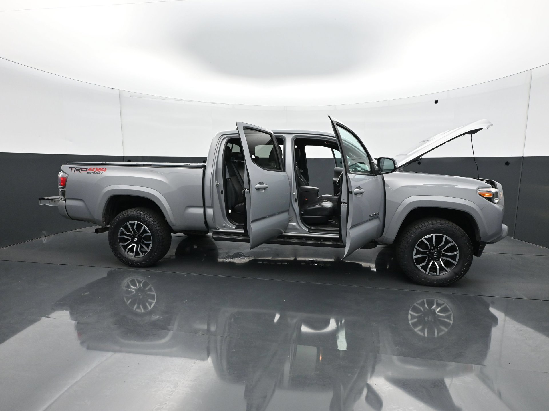 Used 2020 Toyota Tacoma TRD Sport AWD/4WD image 36