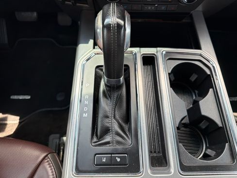 Used 2017 Ford F150 Platinum w/ Equipment Group 701A Luxury AWD/4WD image 45