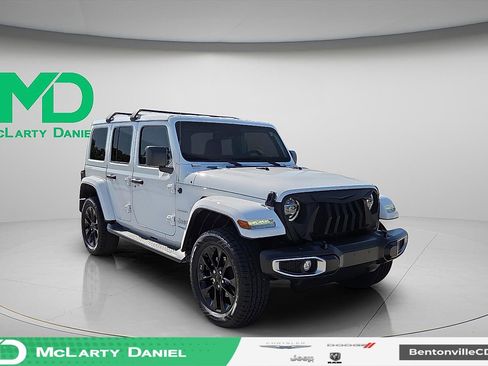 Used 2021 Jeep Wrangler Unlimited Sahara w/ Cold Weather Group AWD/4WD image 1