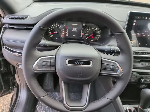 New 2026 Jeep Compass Latitude AWD/4WD image 23