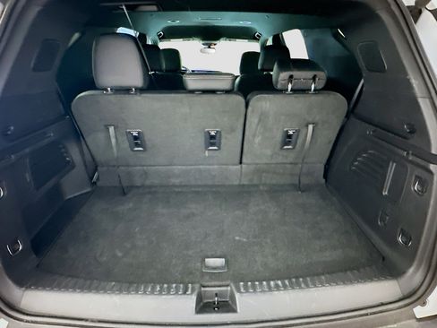 Used 2025 Chevrolet Traverse LT AWD/4WD image 30