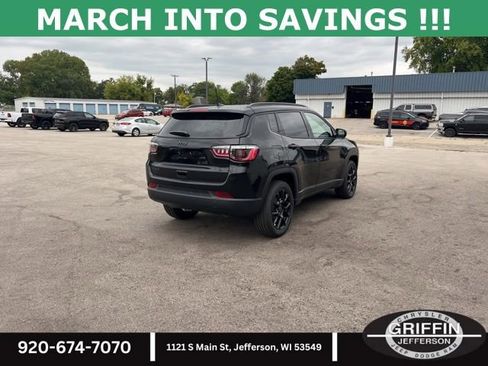 New 2025 Jeep Compass Latitude w/ Sun & Sound Group image 7