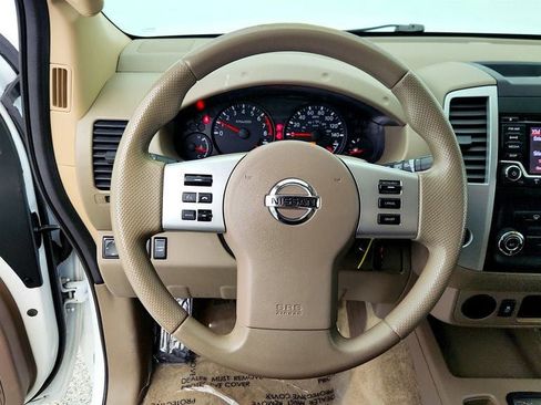 Used 2015 Nissan Frontier SV image 13