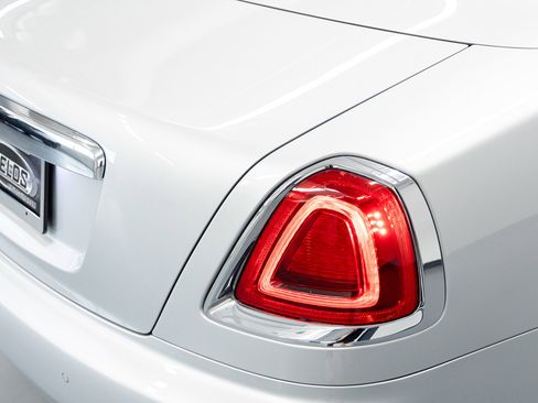 Used 2017 Rolls-Royce Dawn RWD image 26