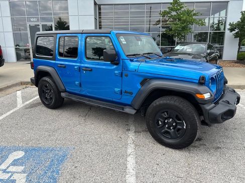 Used 2024 Jeep Wrangler Unlimited Sport AWD/4WD image 32