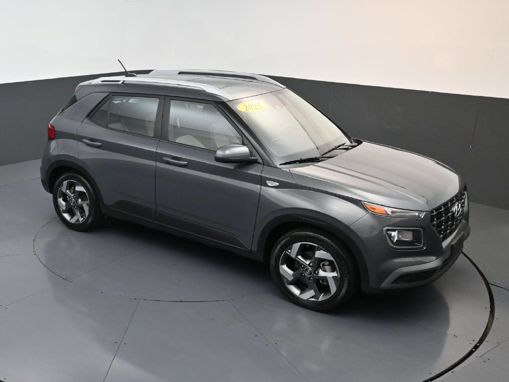 Certified 2025 Hyundai Venue SEL FWD image 16
