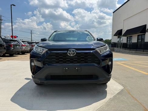 Used 2021 Toyota RAV4 XLE AWD/4WD image 2