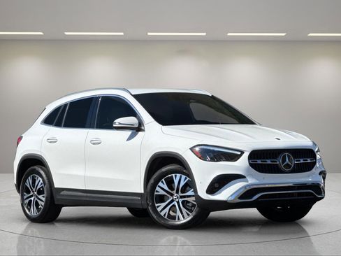 Certified 2025 Mercedes-Benz GLA 250 image 2