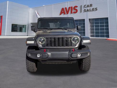 Used 2025 Jeep Wrangler Unlimited Rubicon AWD/4WD image 2