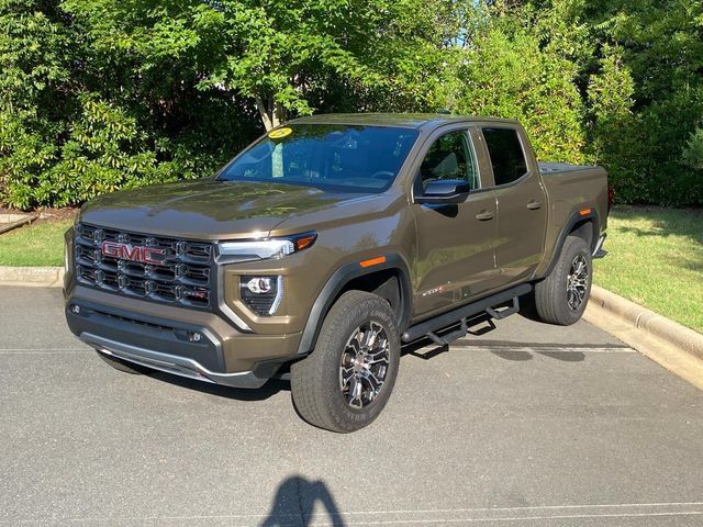 Used 2025 GMC Canyon AT4 AWD/4WD image 3