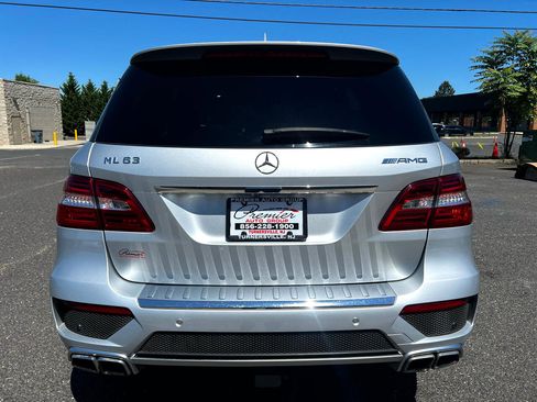 Used 2012 Mercedes-Benz ML 63 AMG 4MATIC image 6